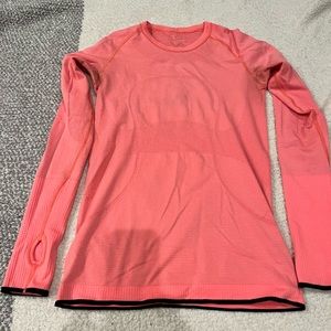 Lululemon size 6 long sleeve swifty